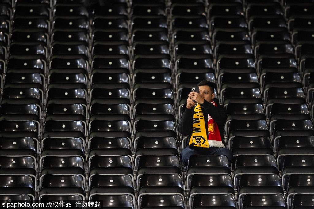 换帅风暴：利物浦的未来与传奇接班人的抉择